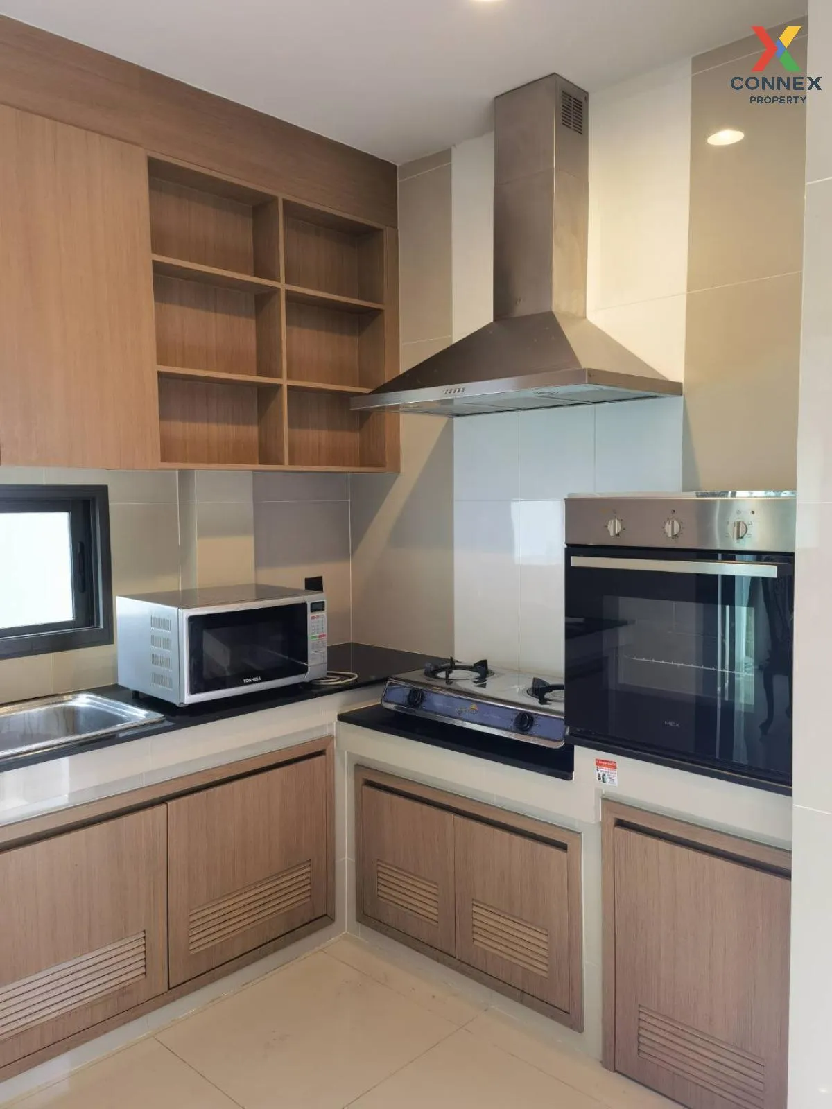 For Rent House , Setthasiri Krungthepkreetha 2 , corner unit , Hu