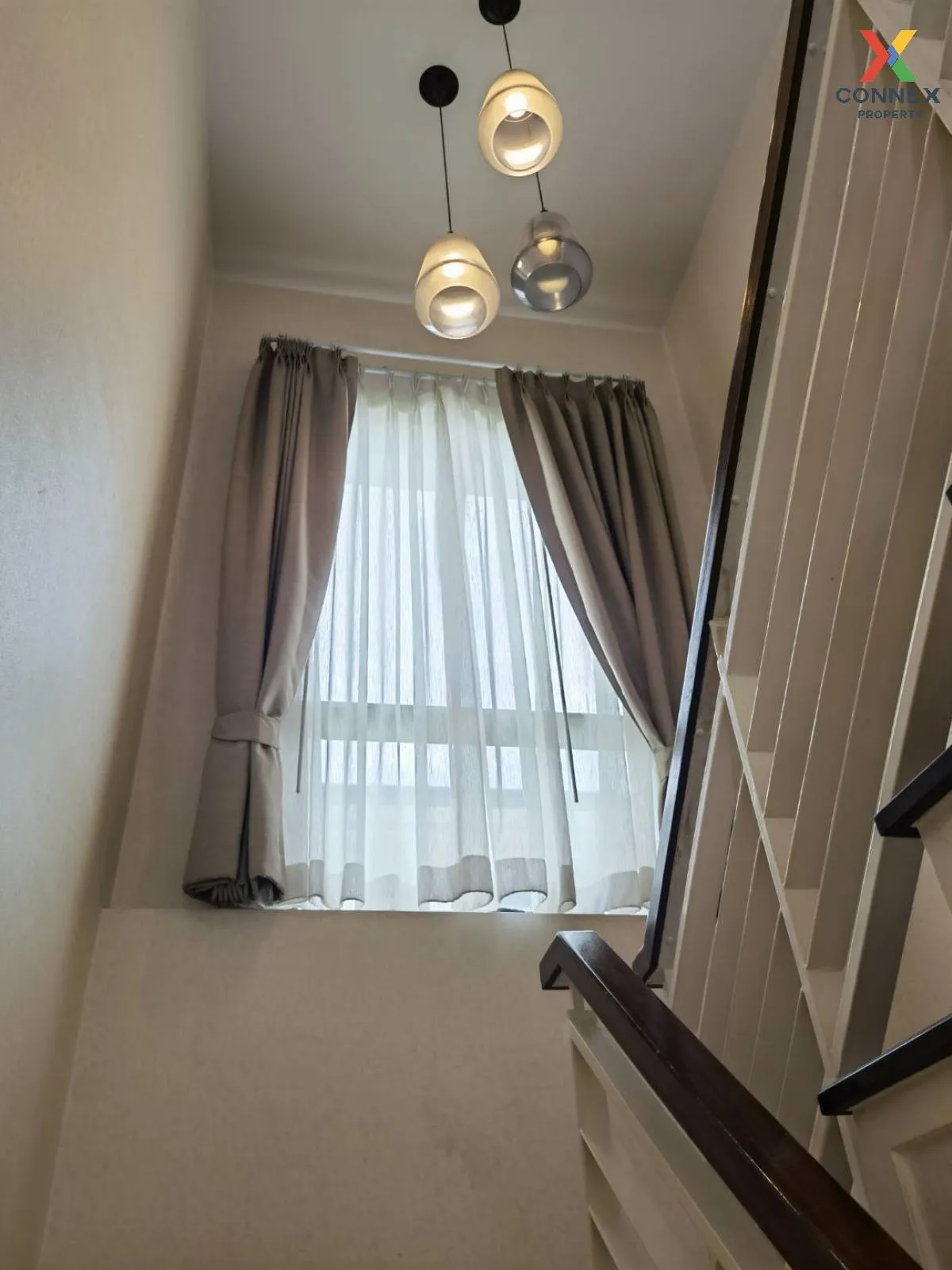For Rent House , Setthasiri Krungthepkreetha 2 , corner unit , Hu