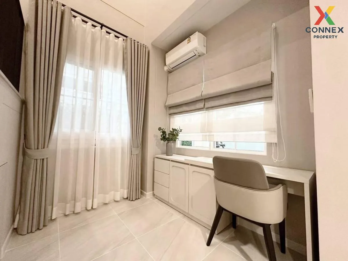 For Rent House , Chaiyapruek Bangna Km. 15 , nice view , wide fro