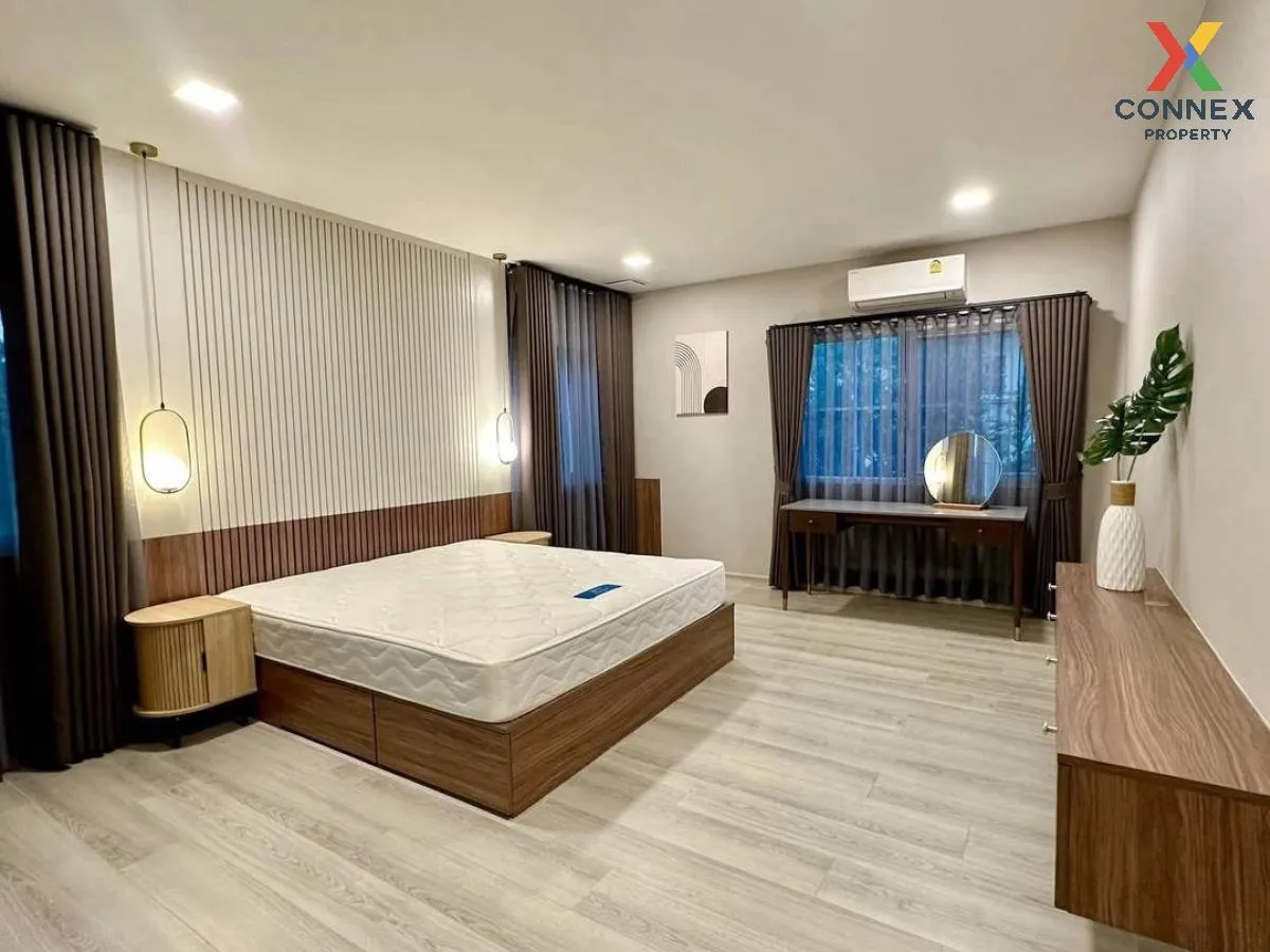 For Rent House , Chaiyapruek Bangna Km. 15 , nice view , wide fro