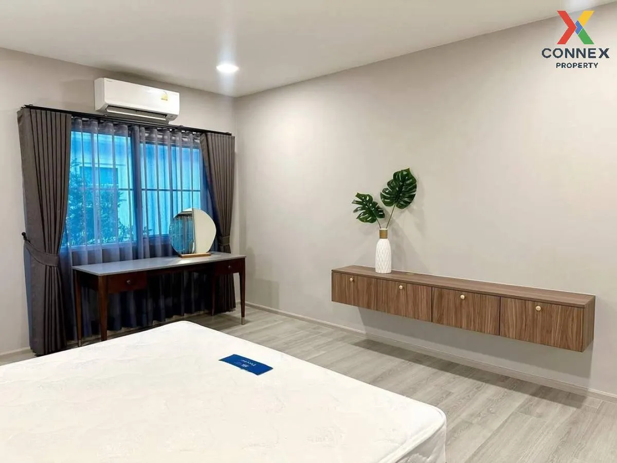 For Rent House , Chaiyapruek Bangna Km. 15 , nice view , wide fro