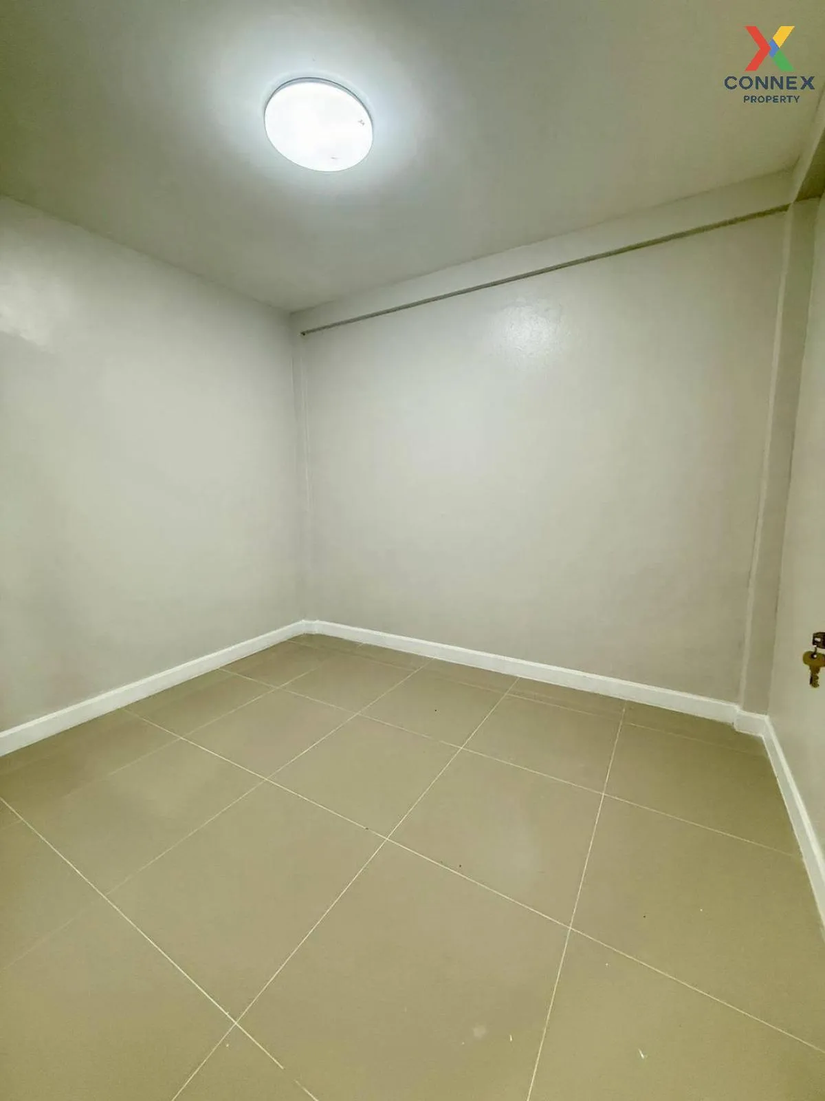 ขายทาวน์เฮ้าส์/ทาวน์โฮม  บ้านลานทอง รีโนเวทใหม่ บางพูด ปากเกร็ด ก