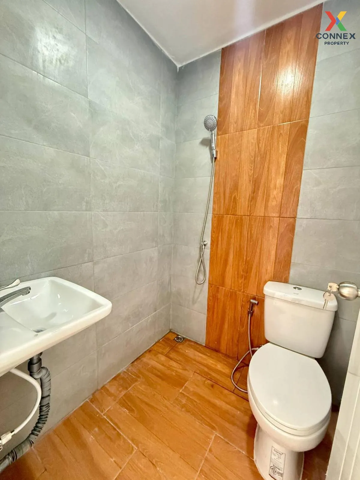 ขายทาวน์เฮ้าส์/ทาวน์โฮม  บ้านลานทอง รีโนเวทใหม่ บางพูด ปากเกร็ด ก