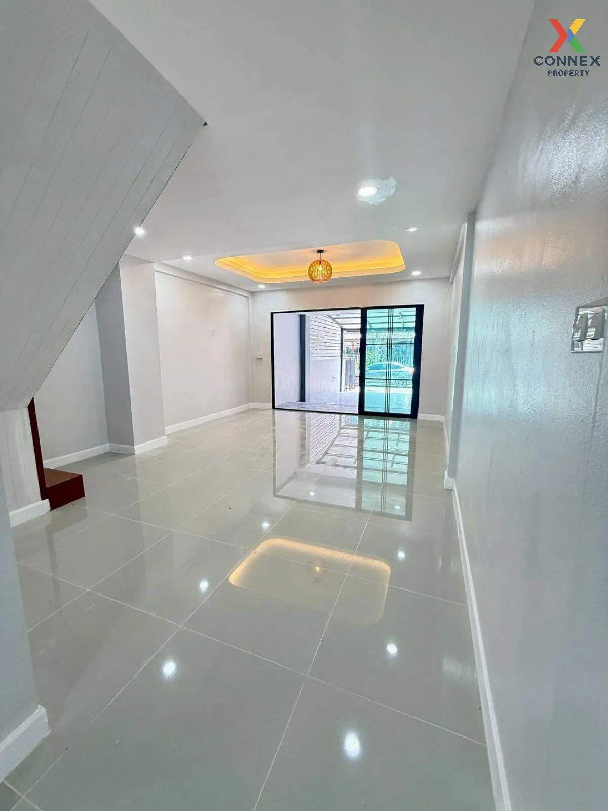 ขายทาวน์เฮ้าส์/ทาวน์โฮม  บ้านลานทอง รีโนเวทใหม่ บางพูด ปากเกร็ด ก