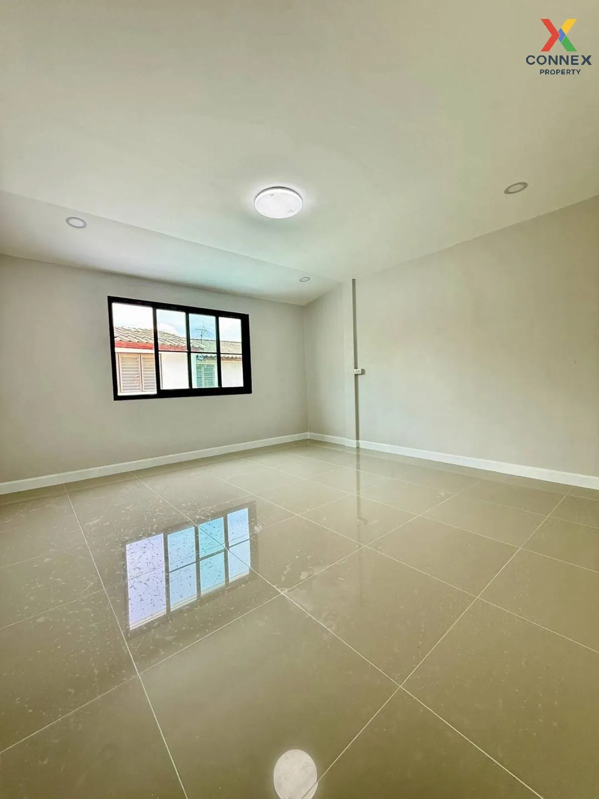 ขายทาวน์เฮ้าส์/ทาวน์โฮม  บ้านลานทอง รีโนเวทใหม่ บางพูด ปากเกร็ด ก