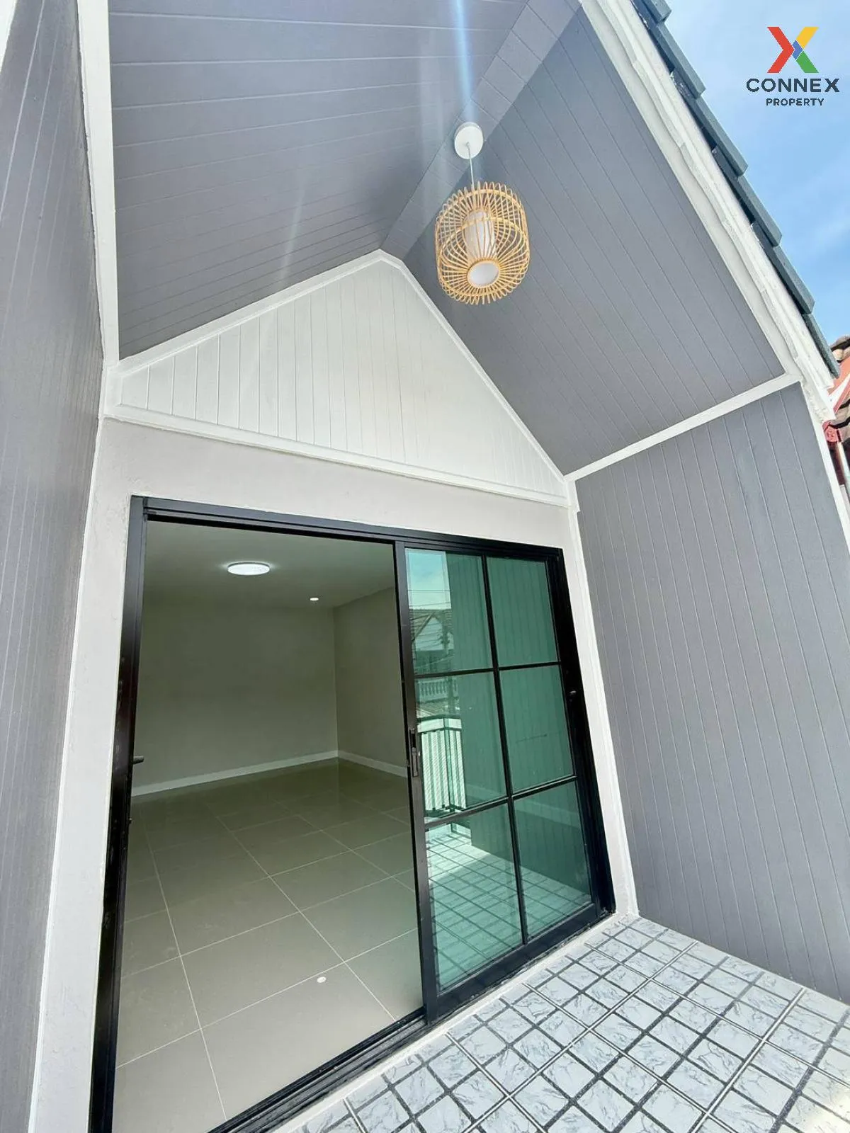 ขายทาวน์เฮ้าส์/ทาวน์โฮม  บ้านลานทอง รีโนเวทใหม่ บางพูด ปากเกร็ด ก