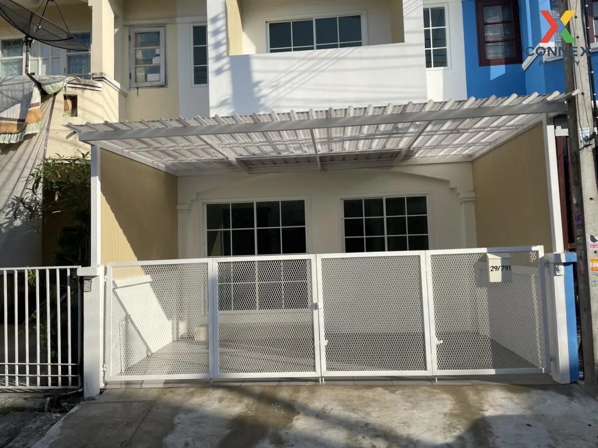 For Sale Townhouse/Townhome  , Wisetsuk Nakhon 19 , nice view , w 2