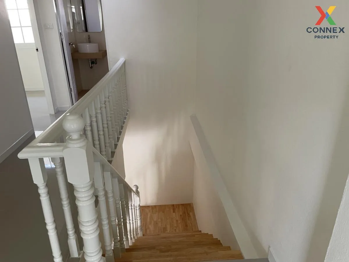 For Sale Townhouse/Townhome  , Wisetsuk Nakhon 19 , nice view , w