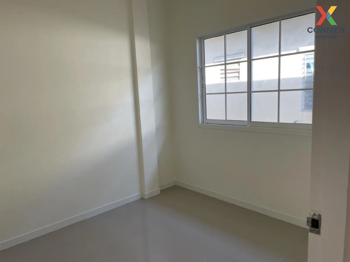 For Sale Townhouse/Townhome  , Wisetsuk Nakhon 19 , nice view , w