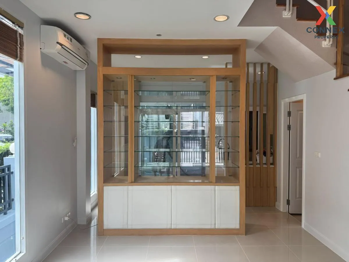 For Rent Townhouse/Townhome  , Baan Klang Muang Urbanion Rama 9 - 2