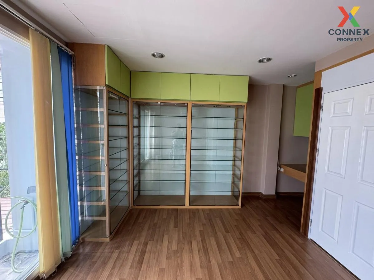 For Rent Townhouse/Townhome  , Baan Klang Muang Urbanion Rama 9 -