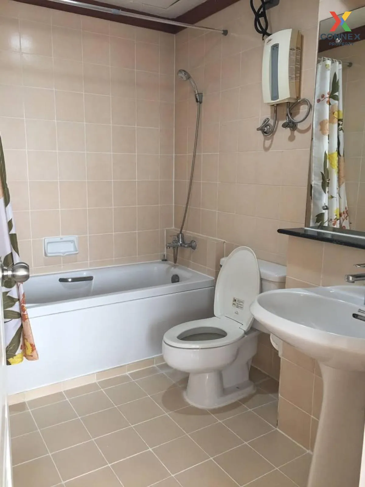 For Rent Condo , Waterford Diamond 30/1 , high floor , BTS-Phrom 