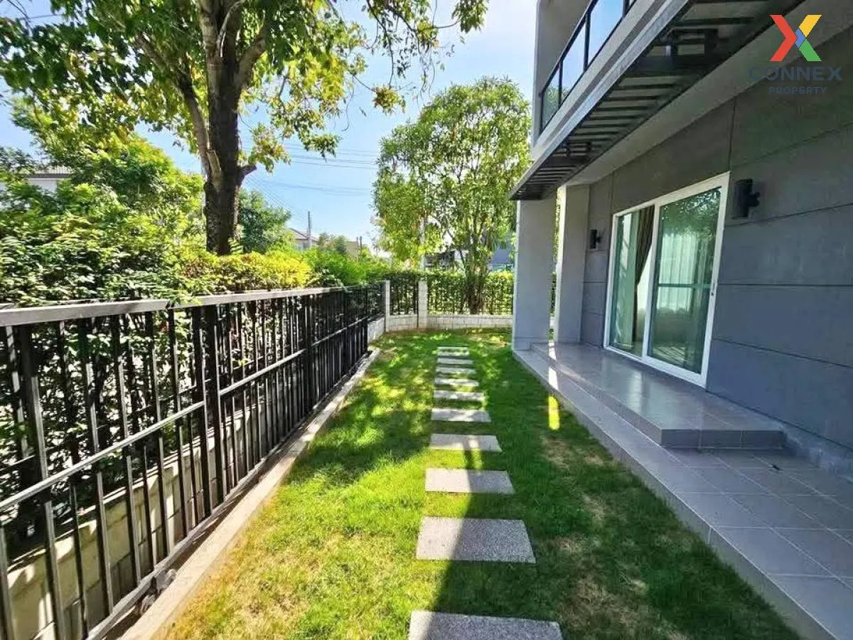 For Sale House , CENTRO Bangna - Wongwaen , corner unit , Dok Mai 3