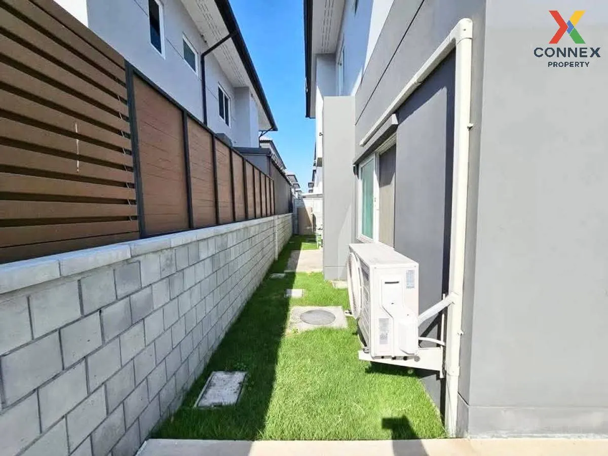 For Sale House , CENTRO Bangna - Wongwaen , corner unit , Dok Mai