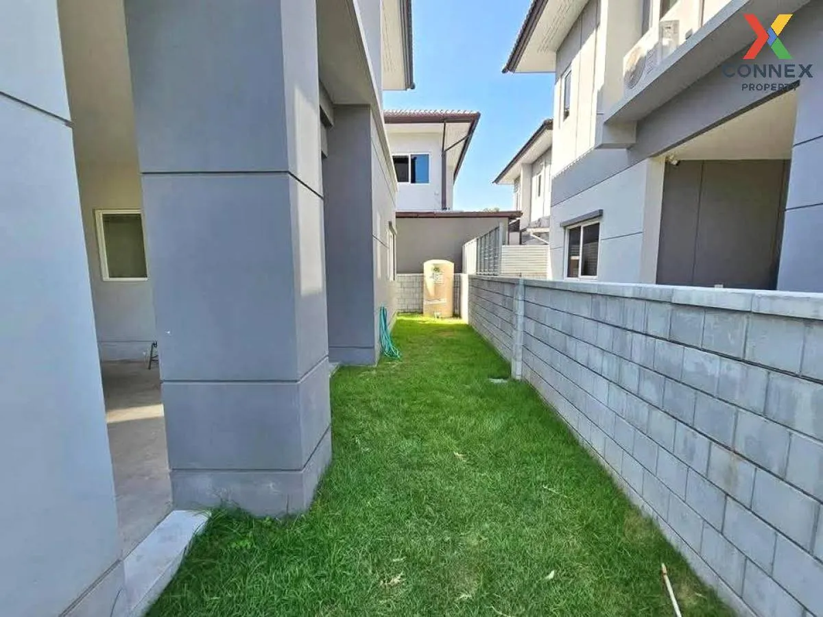 For Sale House , CENTRO Bangna - Wongwaen , corner unit , Dok Mai