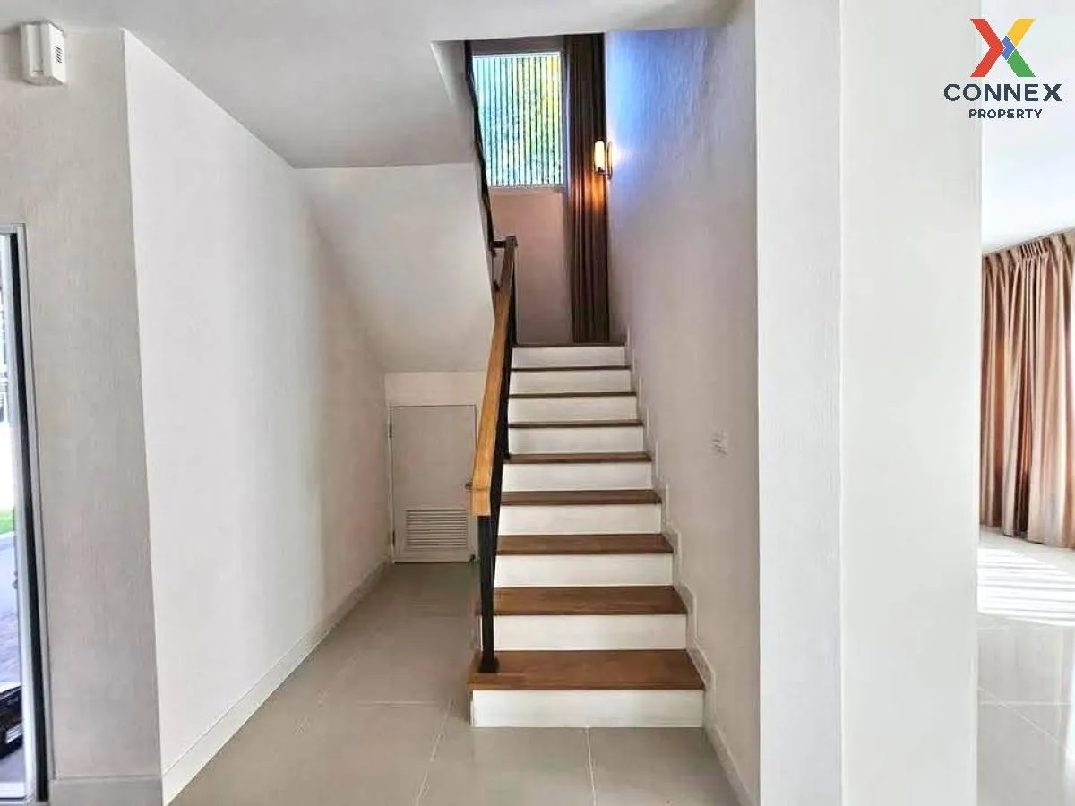 For Sale House , CENTRO Bangna - Wongwaen , corner unit , Dok Mai