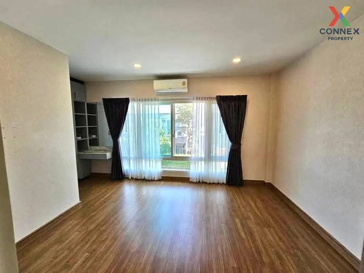 For Sale House , CENTRO Bangna - Wongwaen , corner unit , Dok Mai