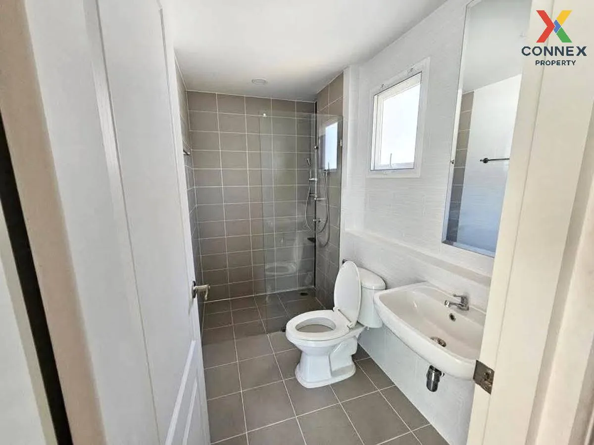 For Sale House , CENTRO Bangna - Wongwaen , corner unit , Dok Mai