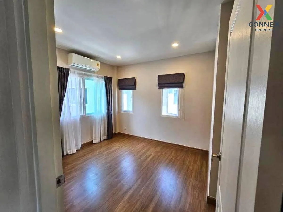 For Sale House , CENTRO Bangna - Wongwaen , corner unit , Dok Mai