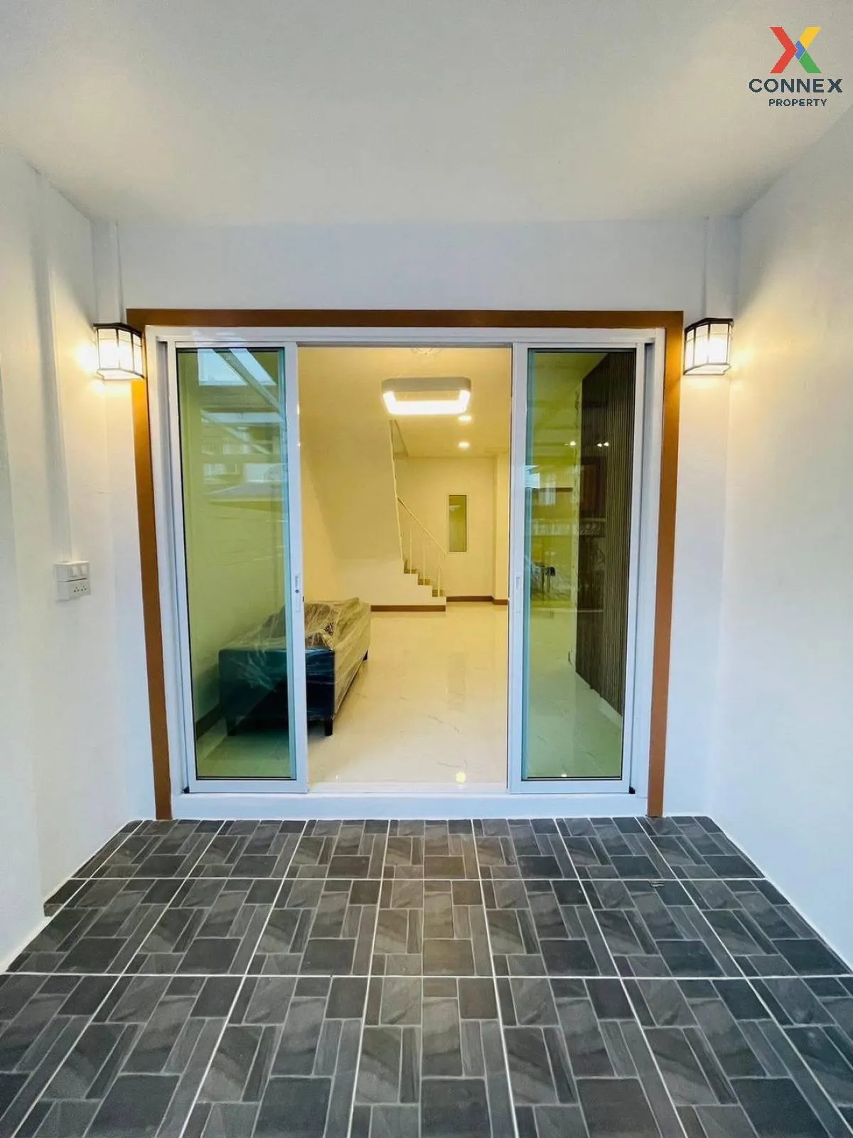 For Sale Townhouse/Townhome  , Sriprajak 5 , newly renovated , Ba