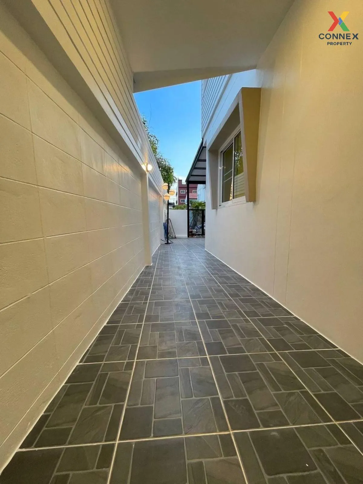 For Sale Townhouse/Townhome  , Sriprajak 5 , newly renovated , Ba