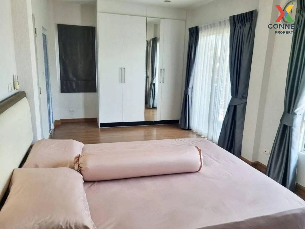 For Sale House , THE CENTRO WATCHARAPOL , wide frontage , O Ngoen