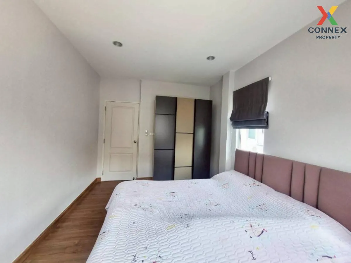 For Sale House , THE CENTRO WATCHARAPOL , wide frontage , O Ngoen