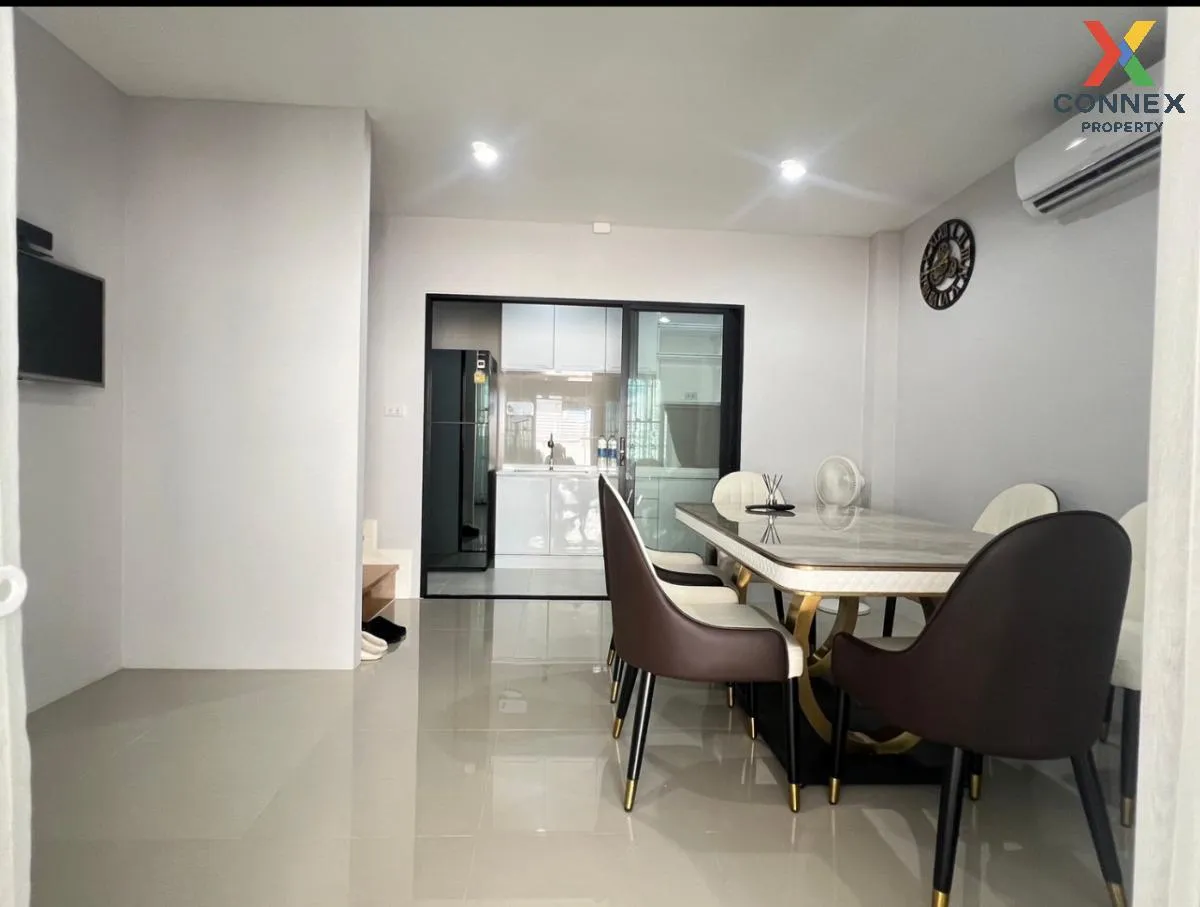 ขายทาวน์โฮม มือสองสภาพมือ1 โครงการ เดอะ กลอเรียส ลาดกระบัง (ลาดกร 3