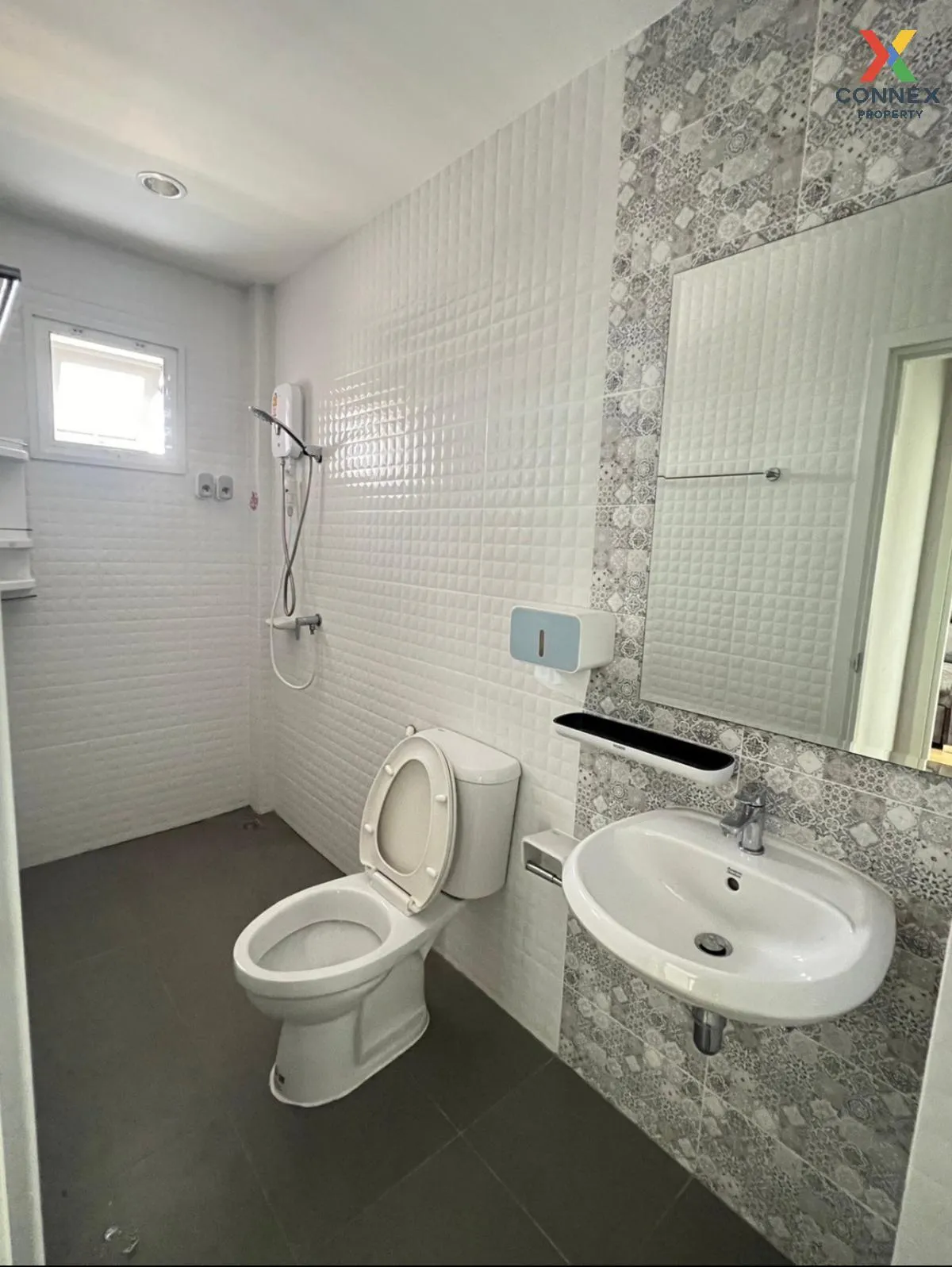 ขายทาวน์โฮม มือสองสภาพมือ1 โครงการ เดอะ กลอเรียส ลาดกระบัง (ลาดกร