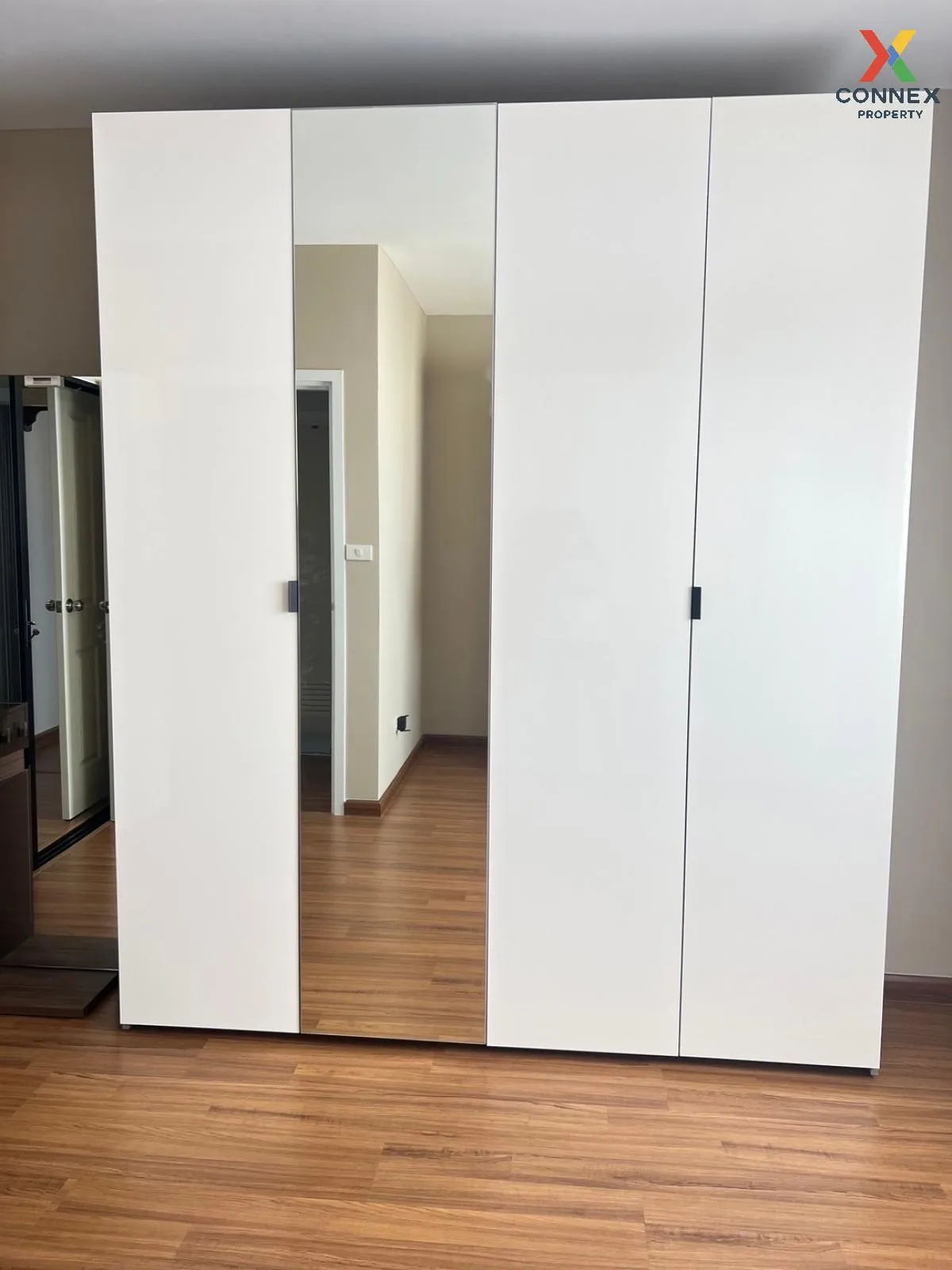 ขายทาวน์โฮม มือสองสภาพมือ1 โครงการ เดอะ กลอเรียส ลาดกระบัง (ลาดกร