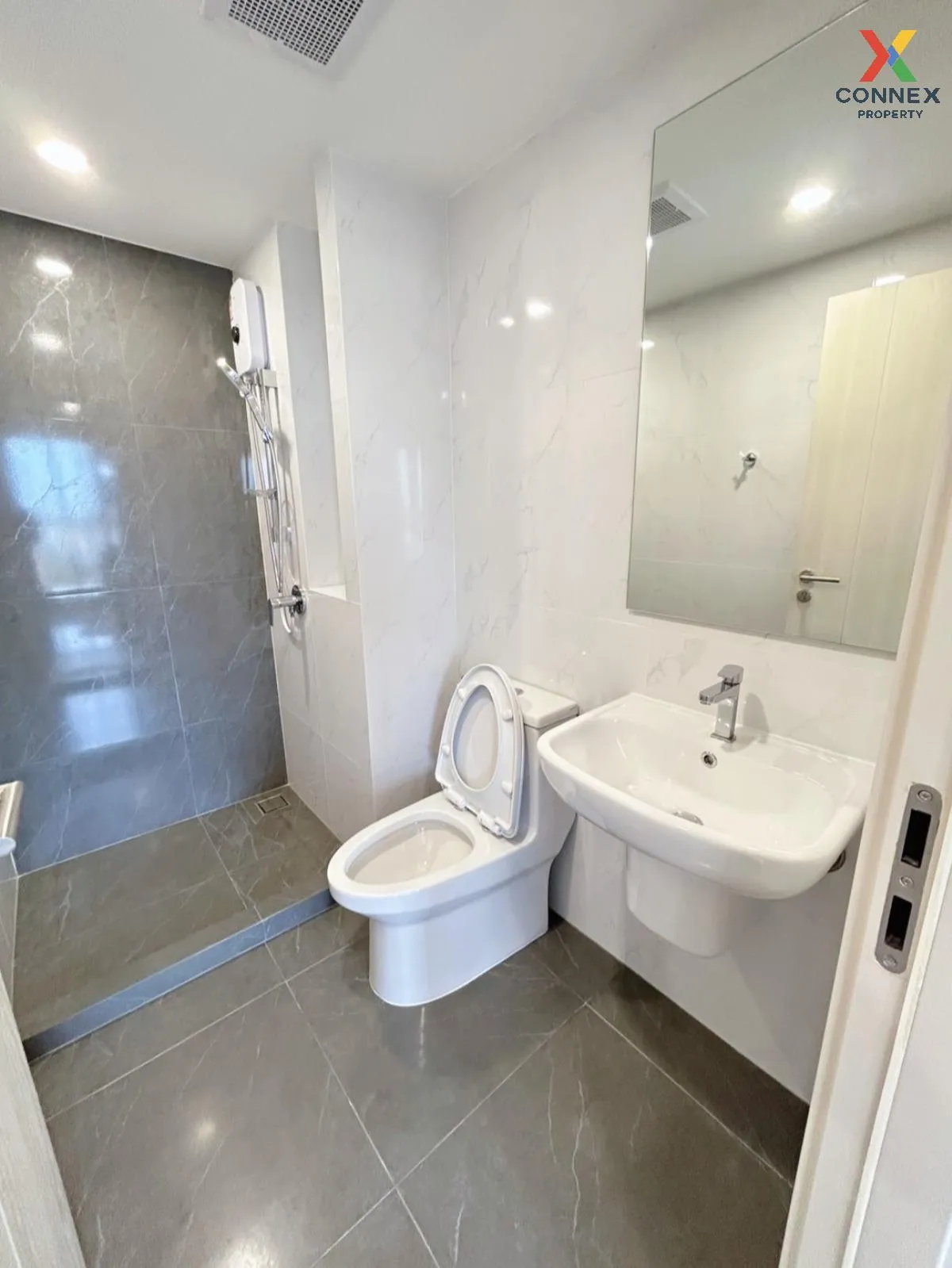 เช่าคอนโด  ออริจิ้น ปลั๊ก แอนด์ เพลย์ สายลวด สเตชั่น ปากน้ำ เมือง