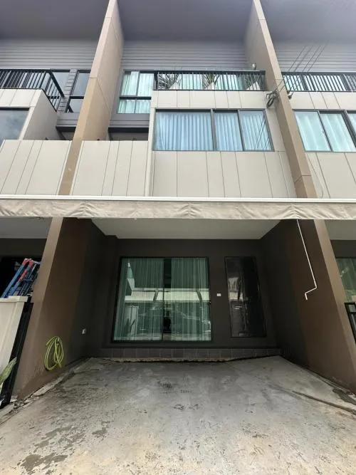 เช่าทาวน์เฮ้าส์/ทาวน์โฮม  บ้านกลางเมือง บางนา - วงแหวน ดอกไม้ เขต ประเวศ กรุงเทพ CX-130502