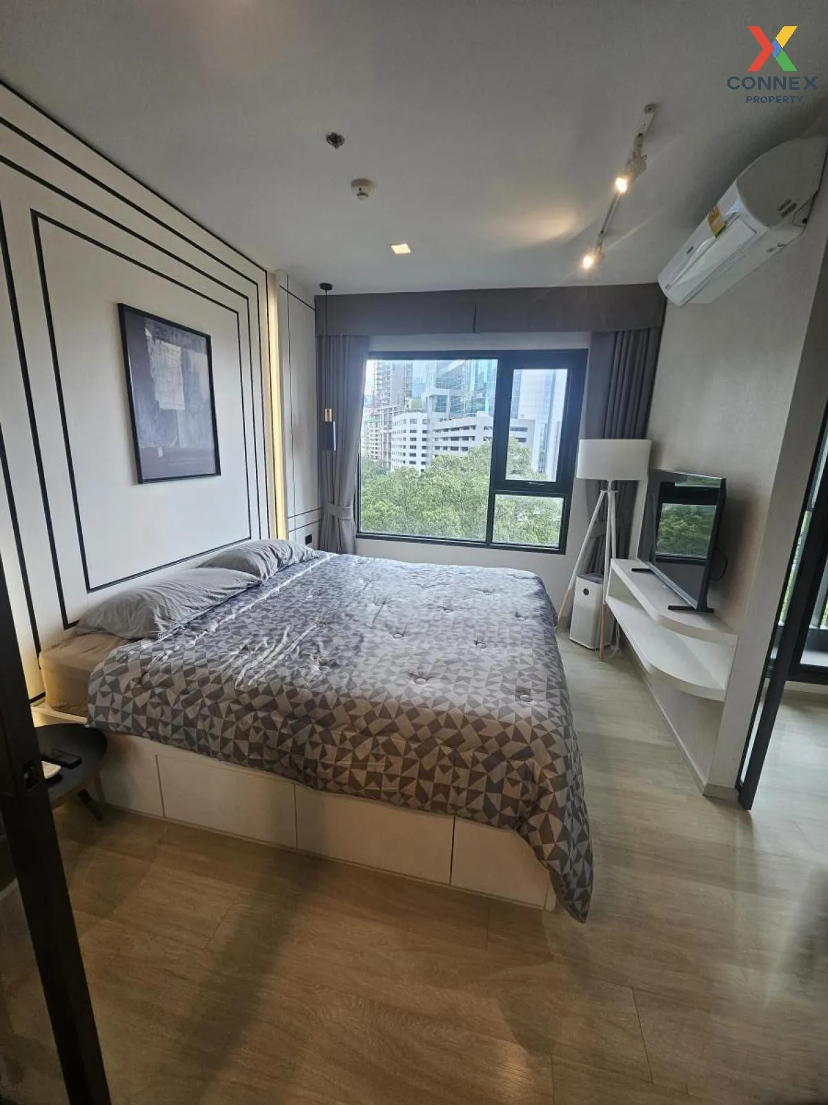 FOR RENT condo , Life One Wireless , BTS-Phloen Chit , Lumpini ,  4