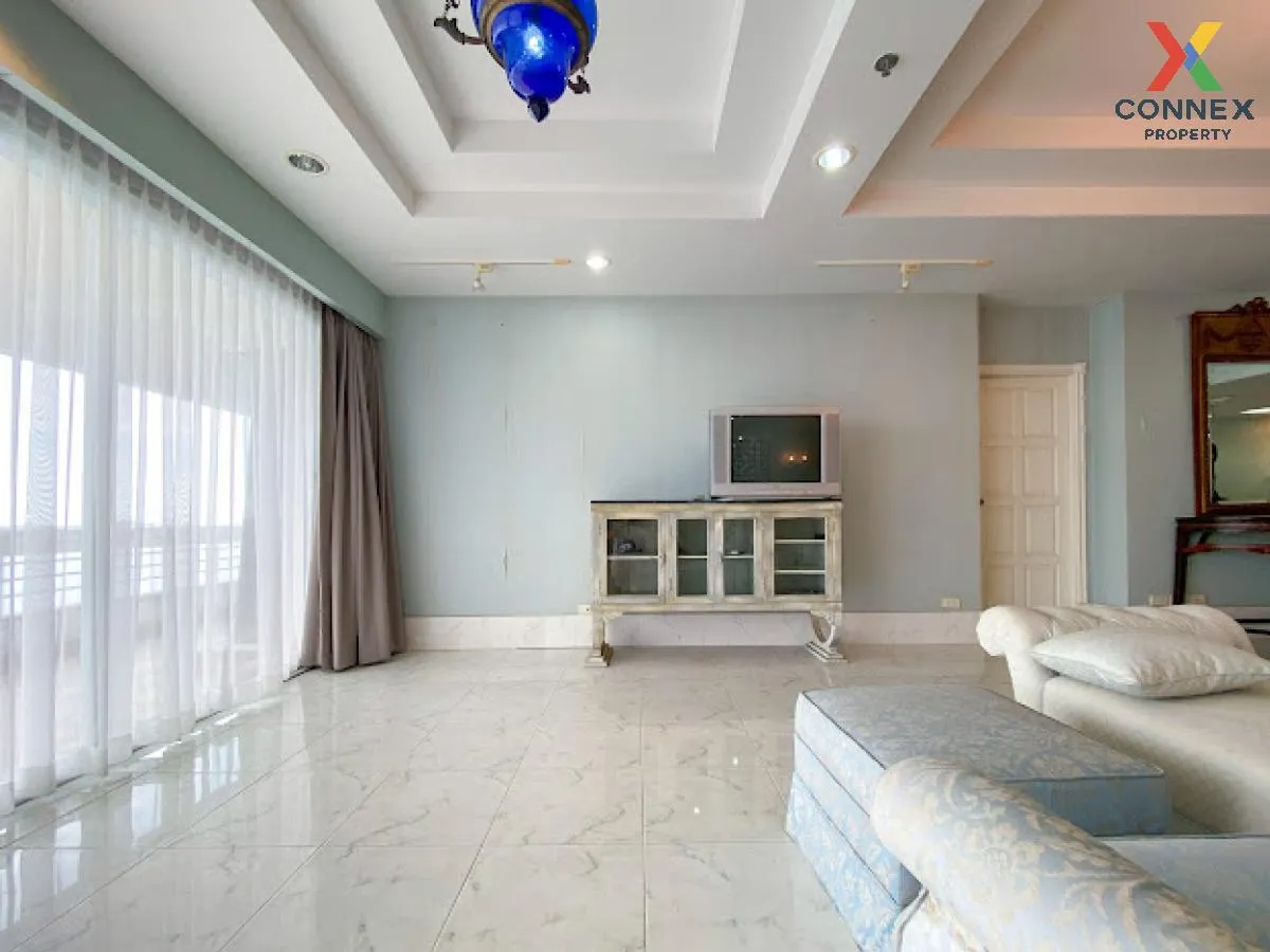 For Sale Condo , Royal Castle Sukhumvit 39 , nice view , wide fro