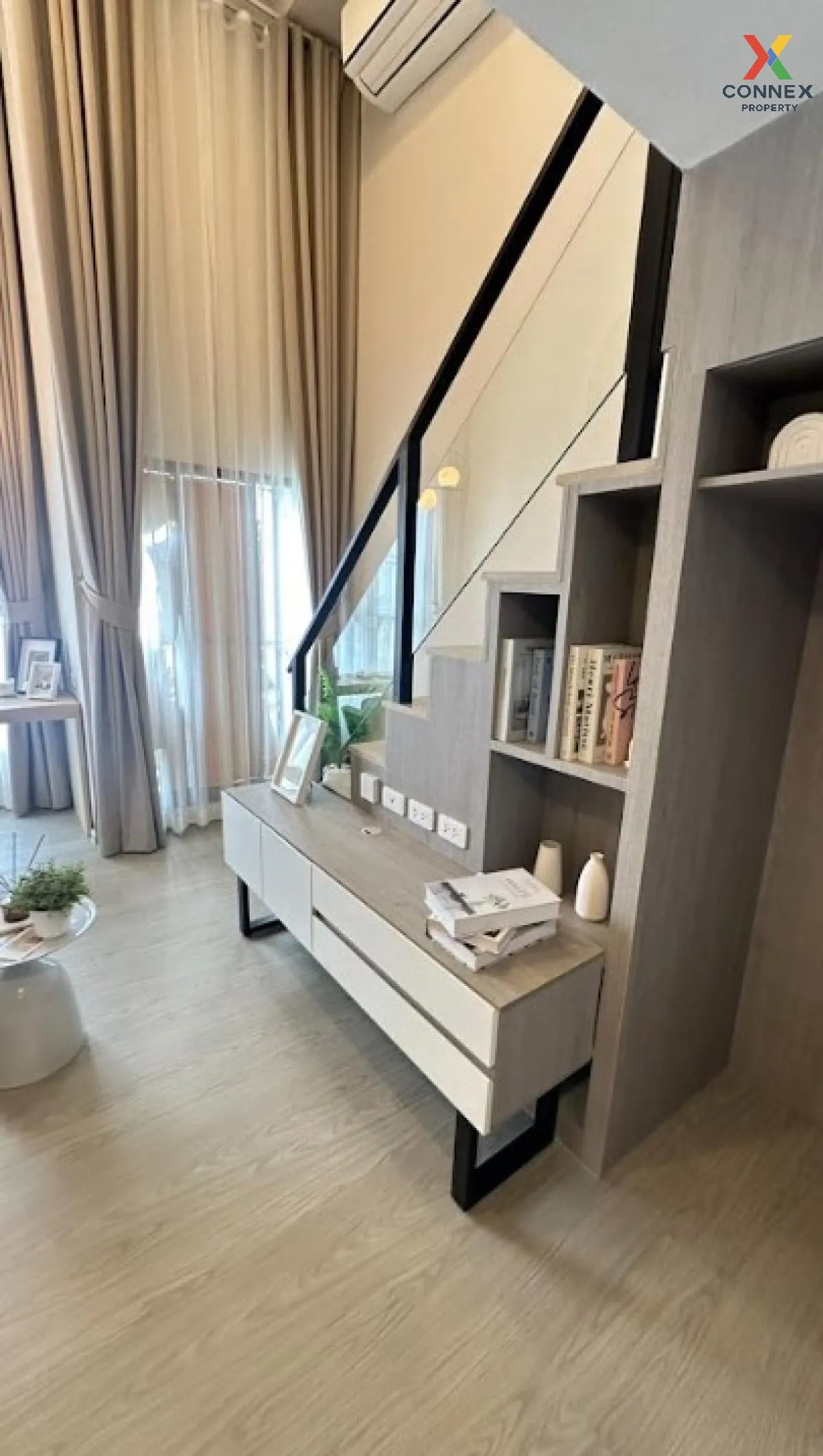 ขายคอนโด  ออริจิ้น ปลั๊ก แอนด์ เพลย์ รามคำแหง ทริปเปิ้ล สเตชั่น ห 2