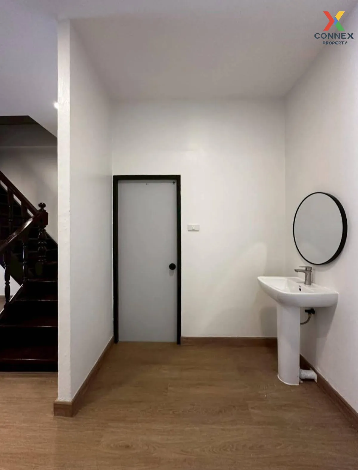 For Sale Townhouse/Townhome  , Suanrimbueng , newly renovated , M