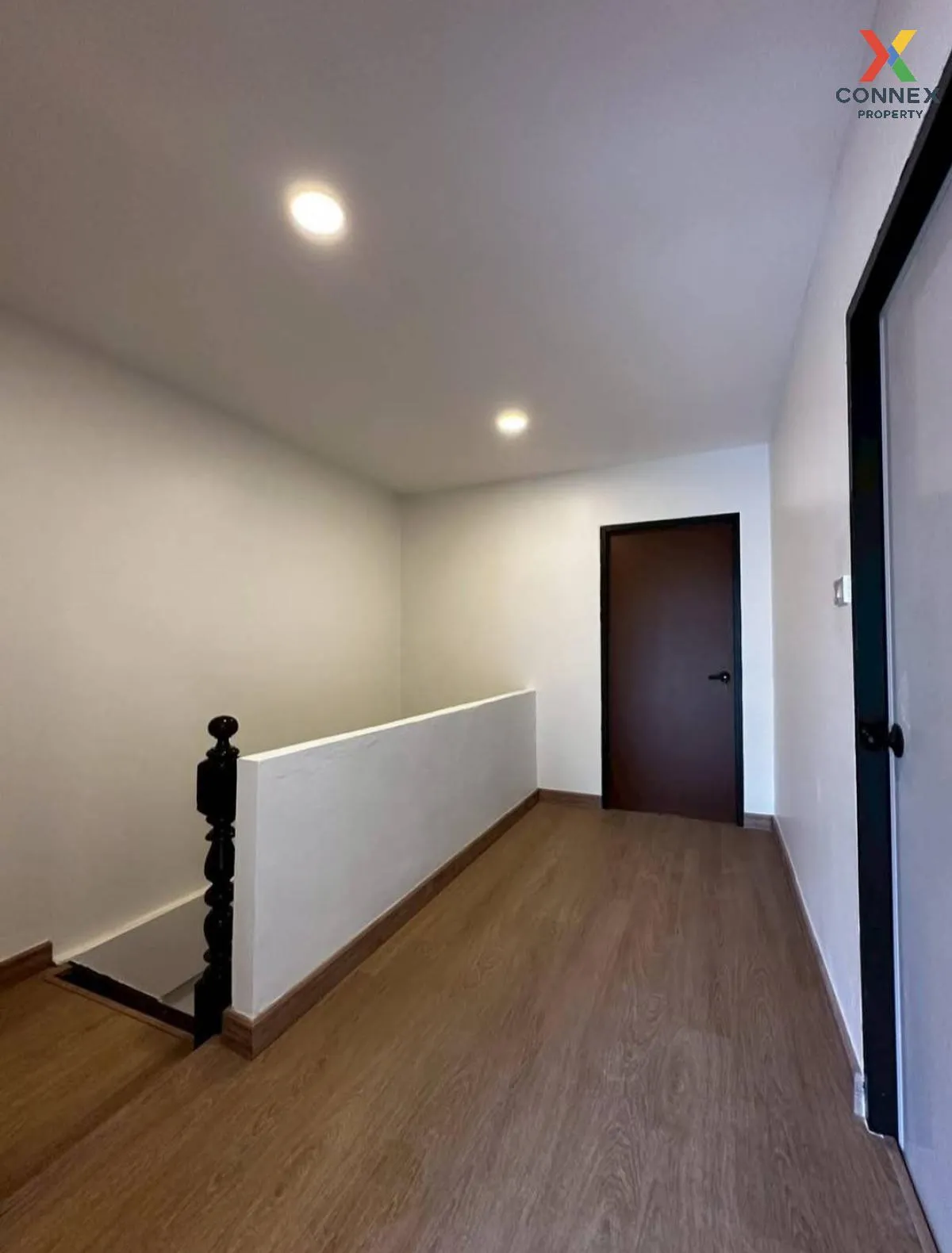 For Sale Townhouse/Townhome  , Suanrimbueng , newly renovated , M