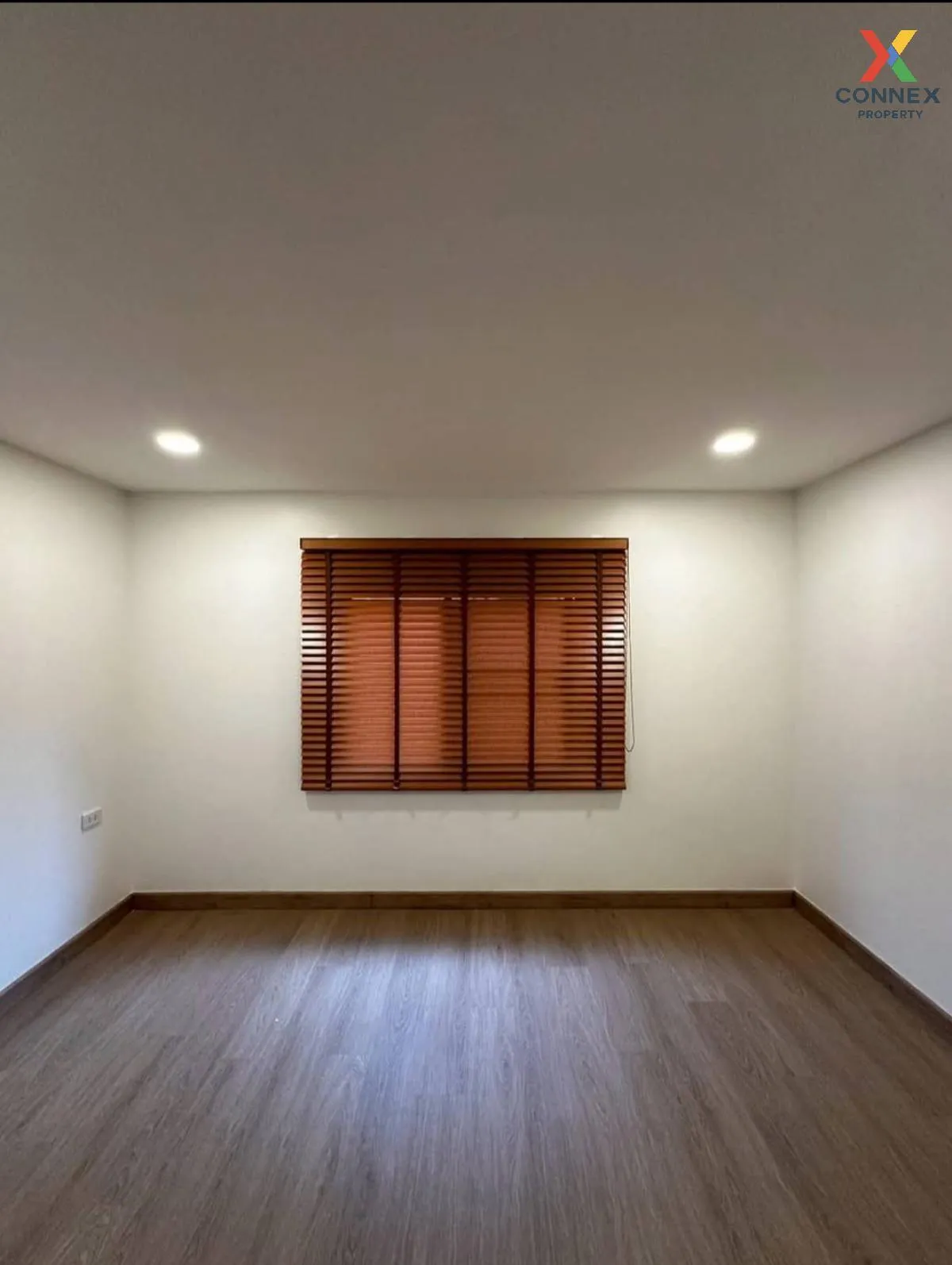 For Sale Townhouse/Townhome  , Suanrimbueng , newly renovated , M