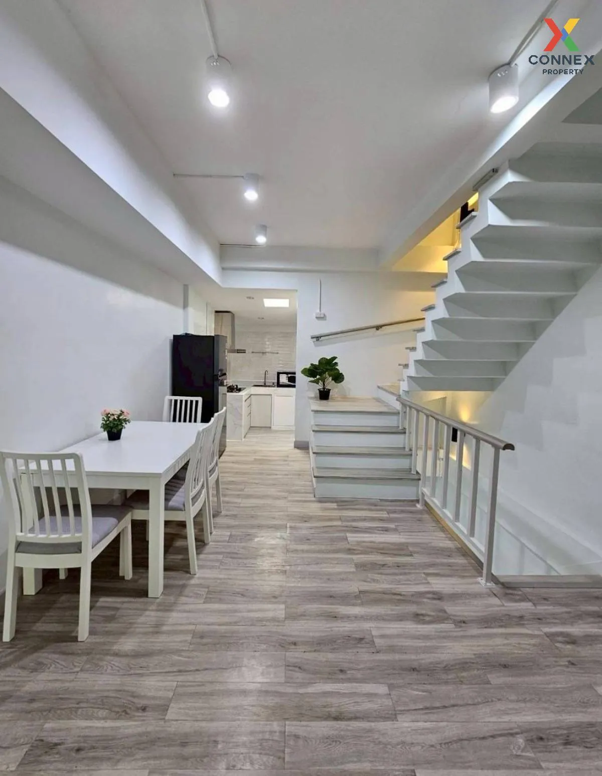 For Rent Townhome , Sukhumvit 54 , newly renovated , Phra Khanong