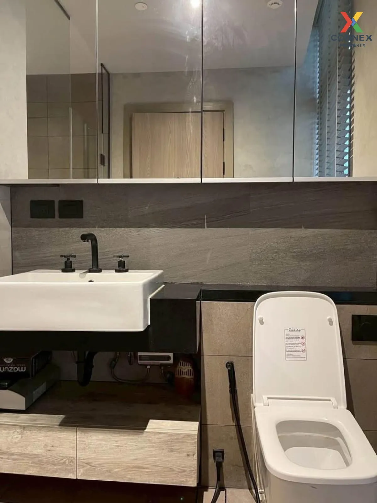 เช่าคอนโด  เดอะ ลอฟท์ อโศก MRT-เพชรบุรี คลองเตยเหนือ เขต วัฒนา กร