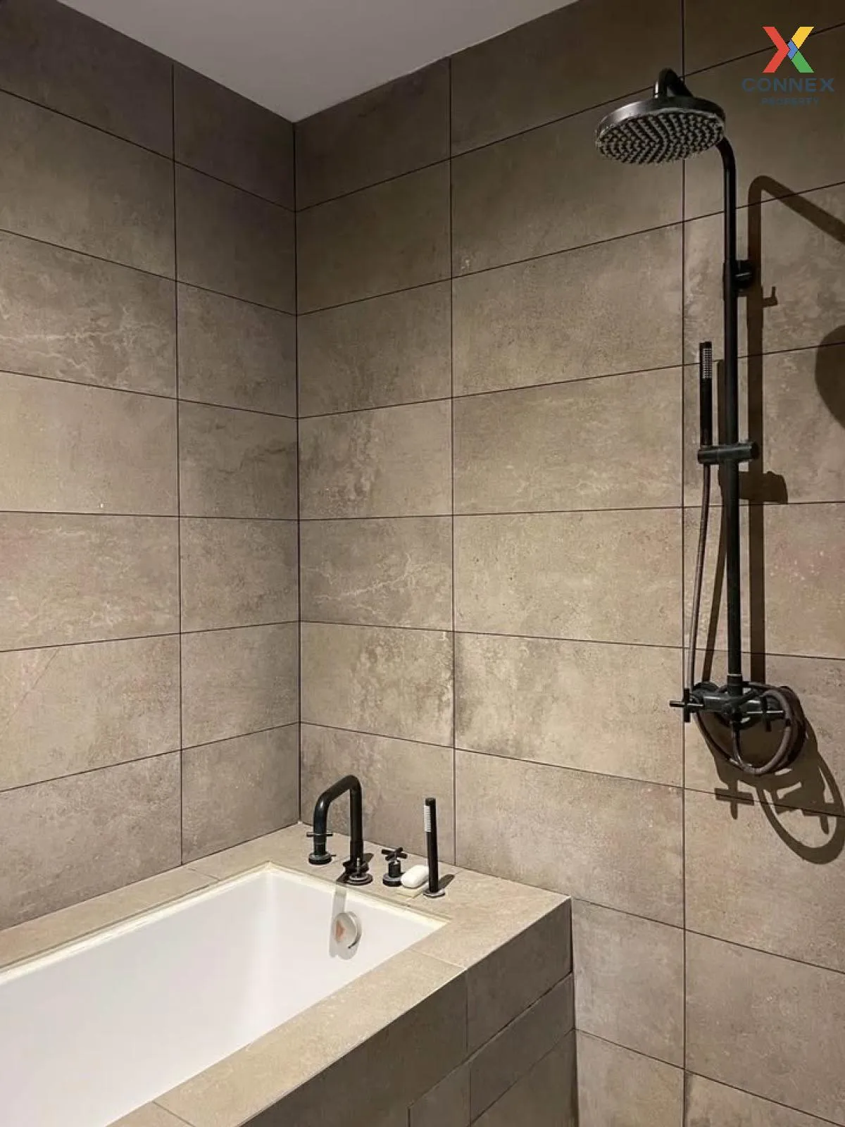 เช่าคอนโด  เดอะ ลอฟท์ อโศก MRT-เพชรบุรี คลองเตยเหนือ เขต วัฒนา กร