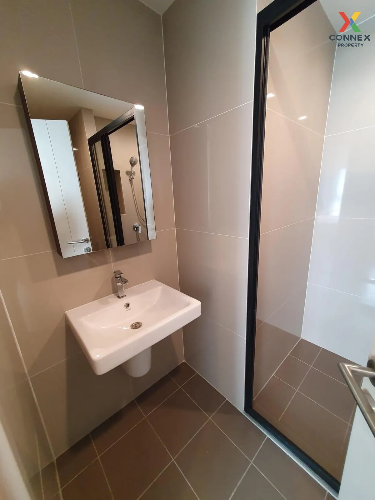 เช่าคอนโด  เดอะ เบส เพชรบุรี - ทองหล่อ MRT-เพชรบุรี บางกะปิ เขต ห