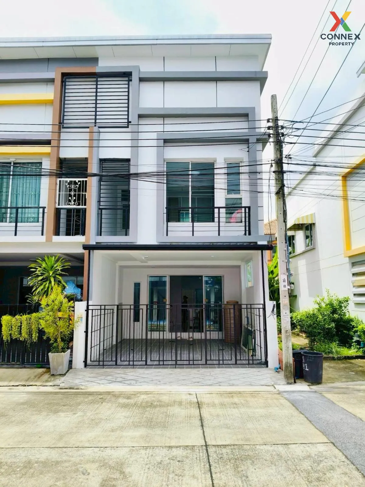 For Sale Townhouse/Townhome  , RK PARK Ramintra-Safari , corner u 1