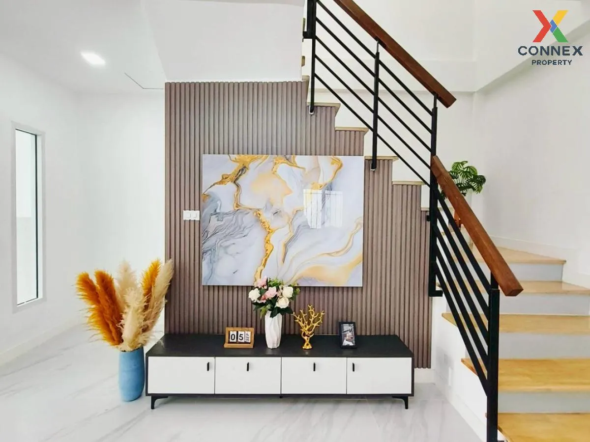 For Sale Townhouse/Townhome  , RK PARK Ramintra-Safari , corner u