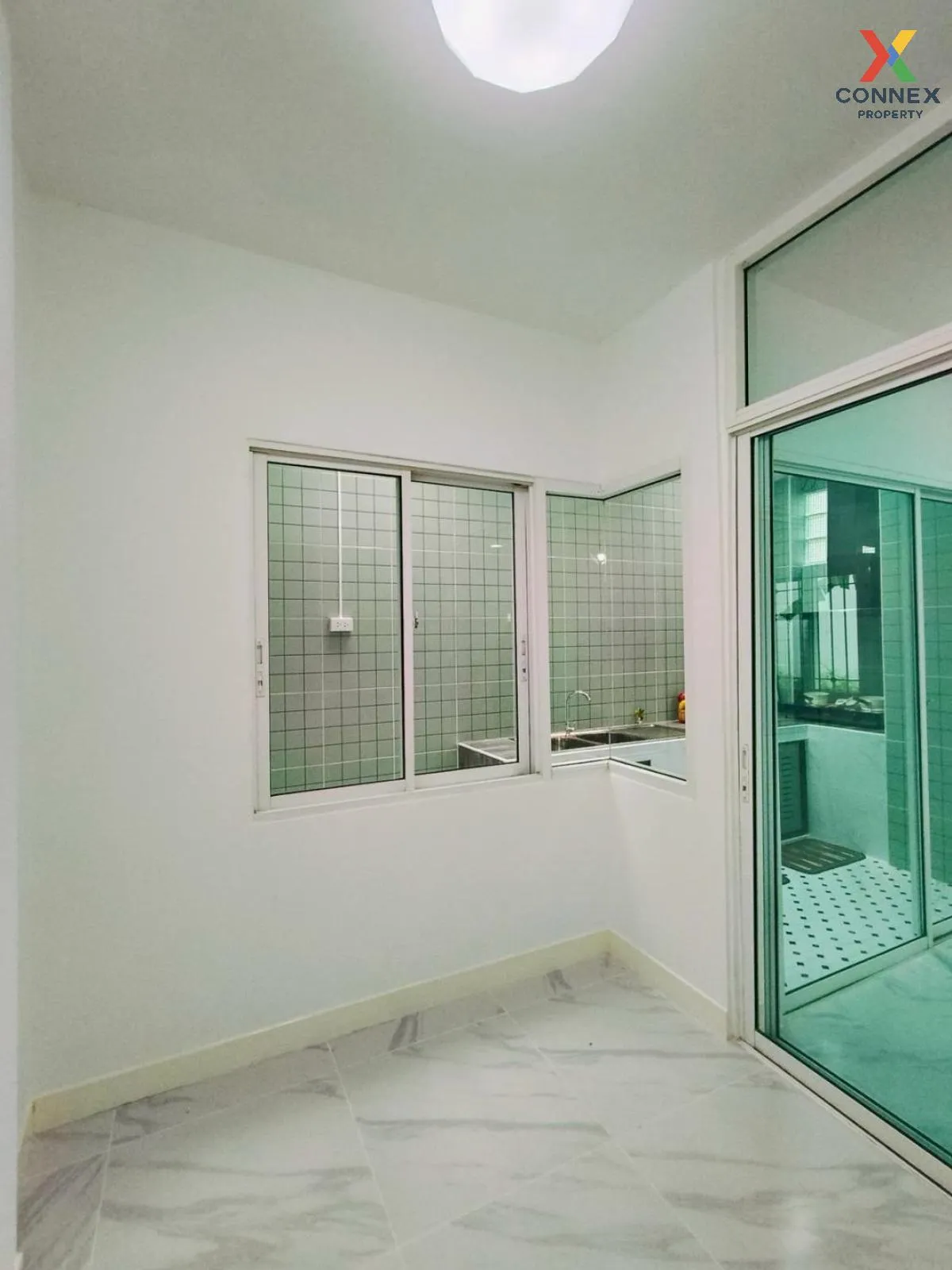 For Sale Townhouse/Townhome  , RK PARK Ramintra-Safari , corner u