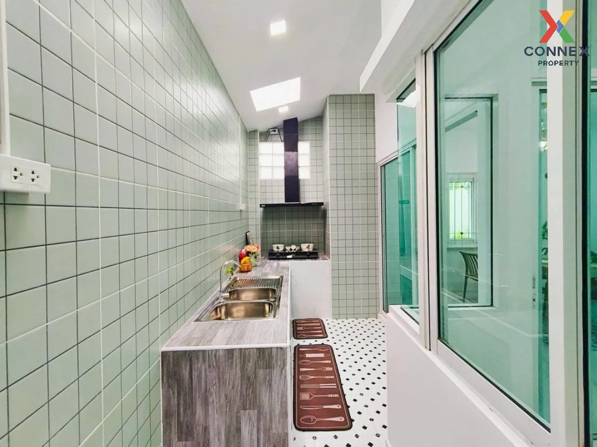 For Sale Townhouse/Townhome  , RK PARK Ramintra-Safari , corner u