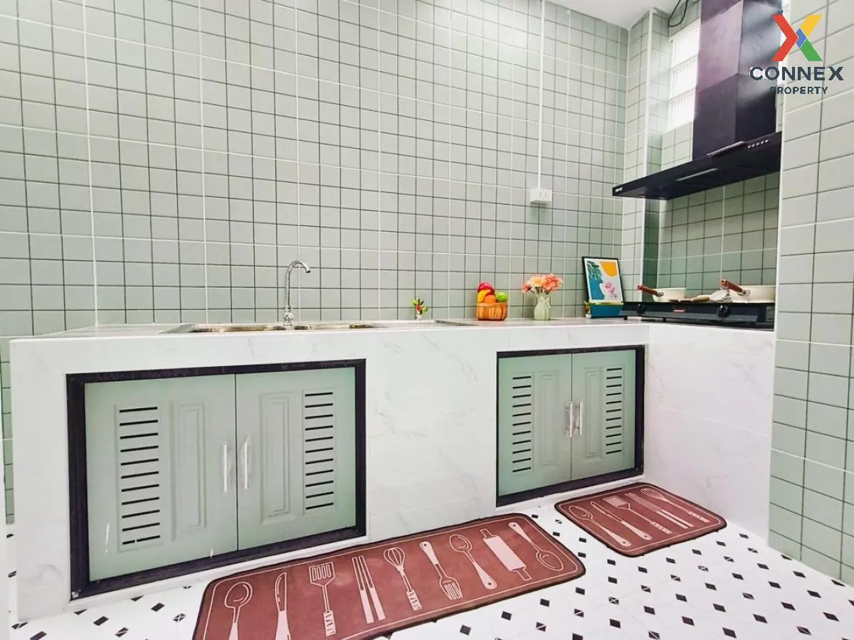 For Sale Townhouse/Townhome  , RK PARK Ramintra-Safari , corner u