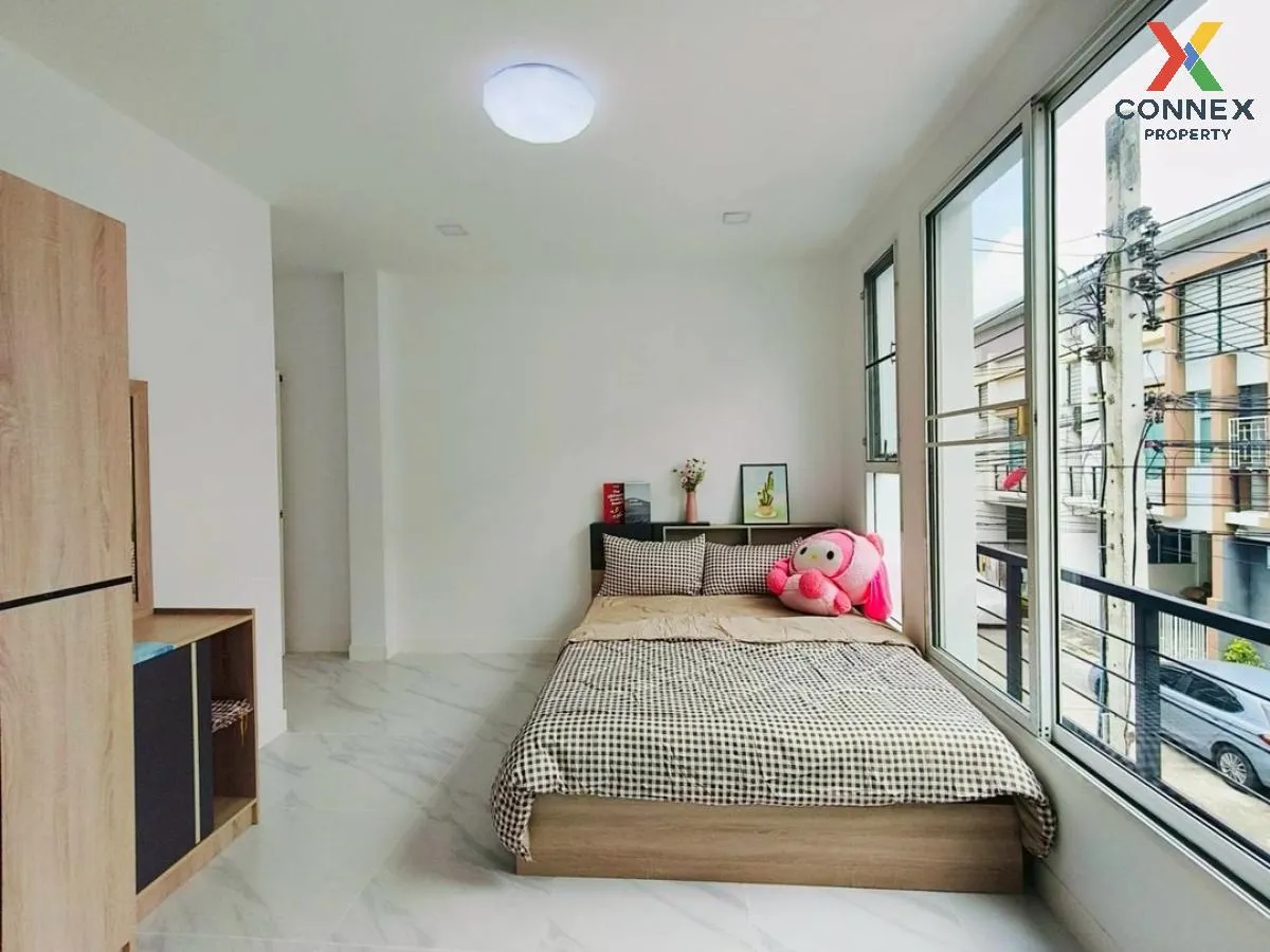 For Sale Townhouse/Townhome  , RK PARK Ramintra-Safari , corner u