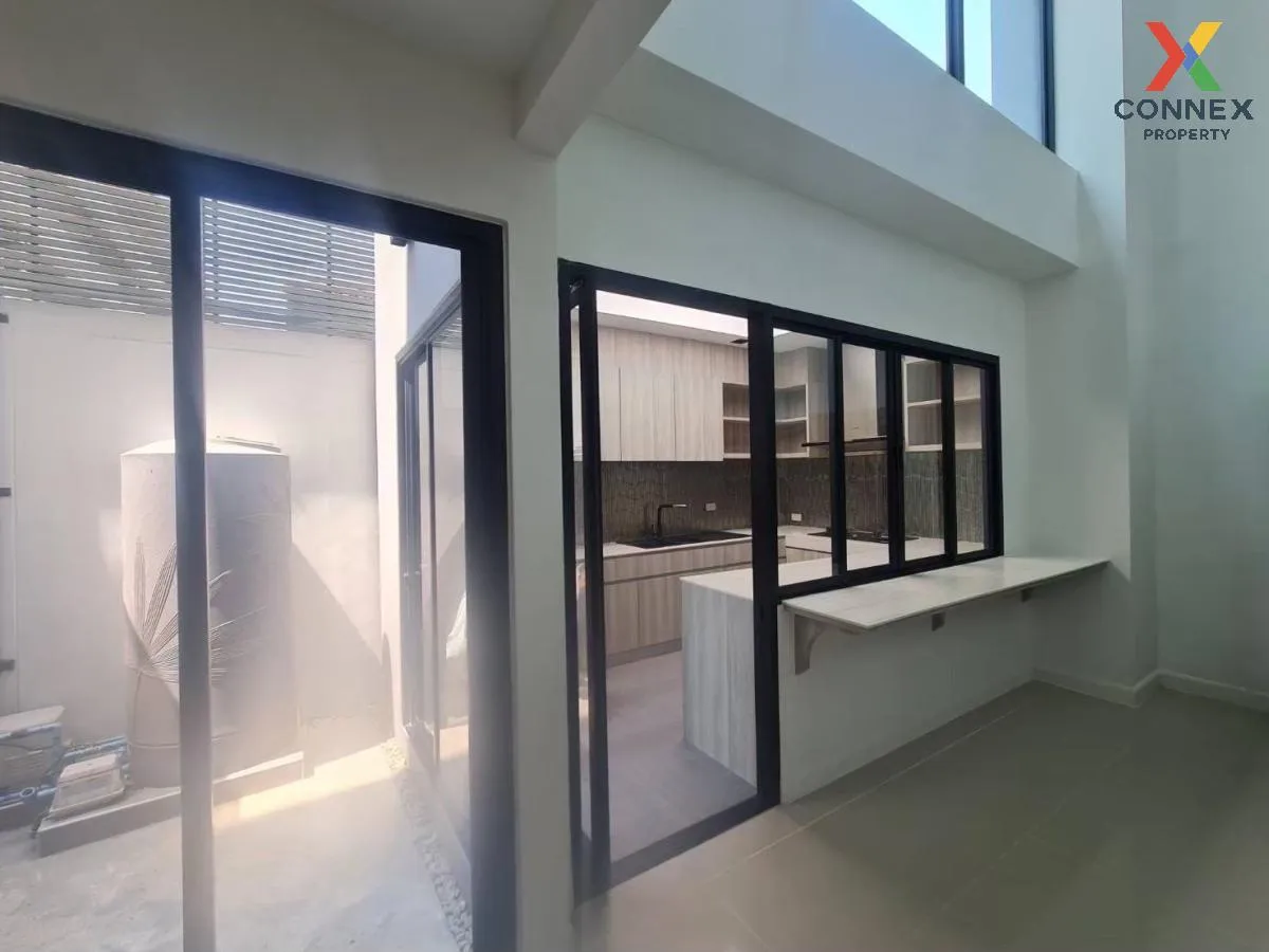 ขายทาวน์เฮ้าส์/ทาวน์โฮม  เนอวานา ดีฟายน์ พระราม 9 สวนหลวง เขต สวน