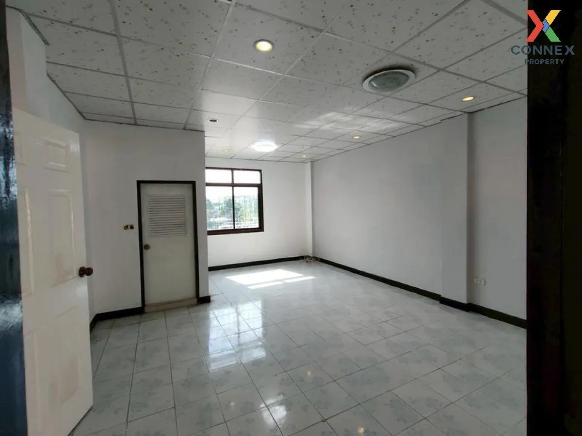 For Sale Commercial building, 2 units, 18 sq m, Khlong 1, Pathum 